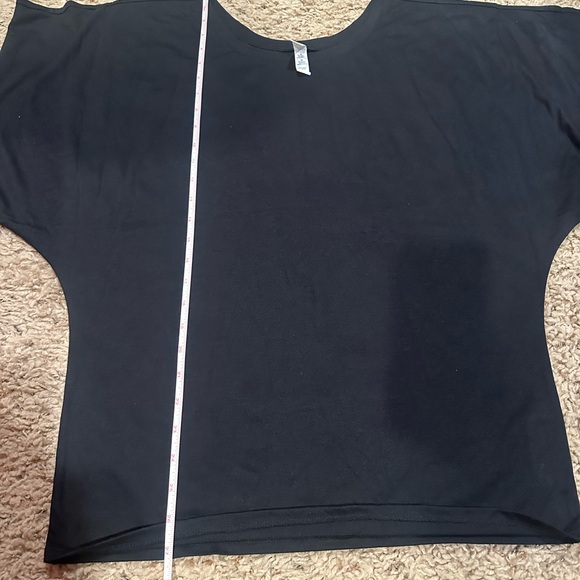 Bella scoop neck dolman sleeved soft tee! - Picture 6 of 8